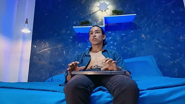 Snapshot of Ares_Cohen chatting on March 2025 01:09:01 PM Ares Cohen online show from March 2025 01:09:01 PM