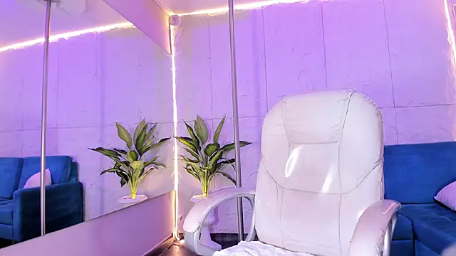 KittyLyne online show from September 2025 05:09:02 AM