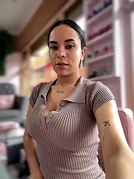 Snapshot of Naatalia chatting on September 2025 08:44:02 PM Naatalia online show from September 2025 08:44:02 PM