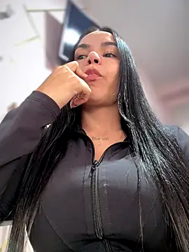 Snapshot of Naatalia chatting on October 2025 09:37:02 PM Naatalia online show from October 2025 09:37:02 PM