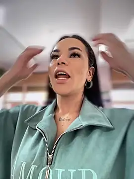 Snapshot of Naatalia chatting on October 2025 06:42:02 PM Naatalia online show from October 2025 06:42:02 PM