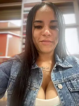 Naatalia online show from February 2026 10:21:01 PM