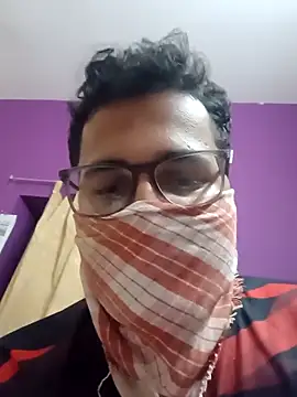 Snapshot of susthovai chatting on April 2026 06:17:01 PM susthovai online show from April 2026 06:17:01 PM