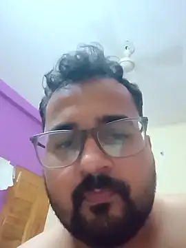 Snapshot of susthovai chatting on May 2026 05:54:02 PM susthovai online show from May 2026 05:54:02 PM