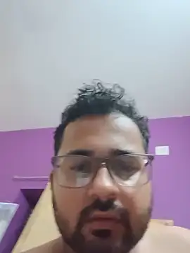 Snapshot of susthovai chatting on May 2026 05:30:01 PM susthovai online show from May 2026 05:30:01 PM