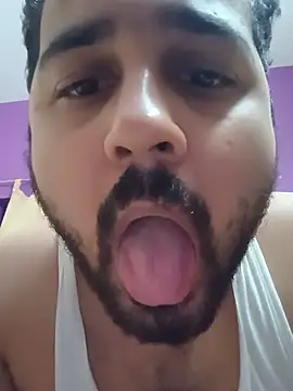 Snapshot of susthovai chatting on June 2026 01:32:02 PM susthovai online show from June 2026 01:32:02 PM