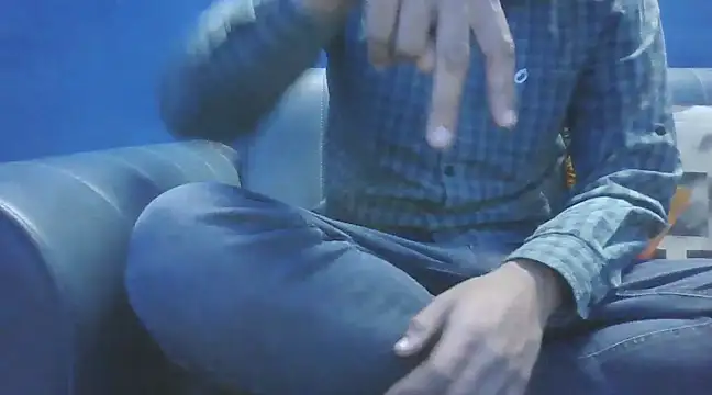 Snapshot of love_me_you chatting on February 2025 02:44:02 PM love me you online show from February 2025 02:44:02 PM