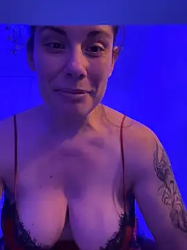 Lar0uch online show from February 2025 07:27:01 PM