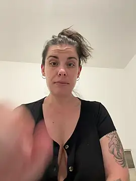 Lar0uch online show from February 2025 06:43:02 PM