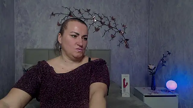 DianaMGG online show from February 2026 06:12:02 AM