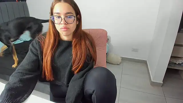 Greciaruiz  online show from September 2025 01:38:02 AM