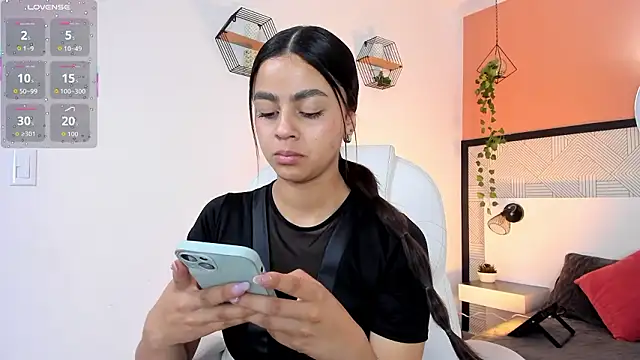 Snapshot of Bella_walker_ chatting on March 2026 08:27:02 PM Bella walker online show from March 2026 08:27:02 PM