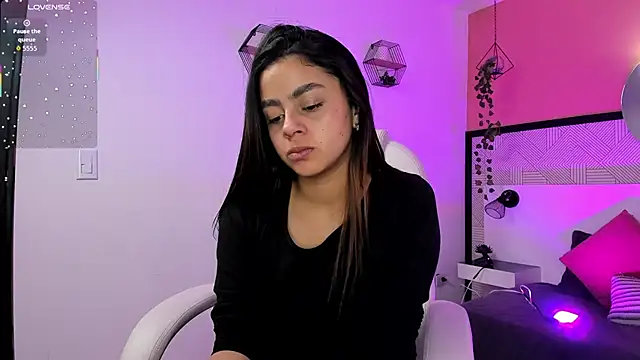 Snapshot of Bella_walker_ chatting on March 2026 08:02:02 PM Bella walker online show from March 2026 08:02:02 PM