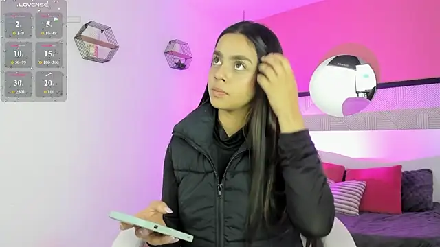 Snapshot of Bella_walker_ chatting on March 2026 08:25:02 PM Bella walker online show from March 2026 08:25:02 PM