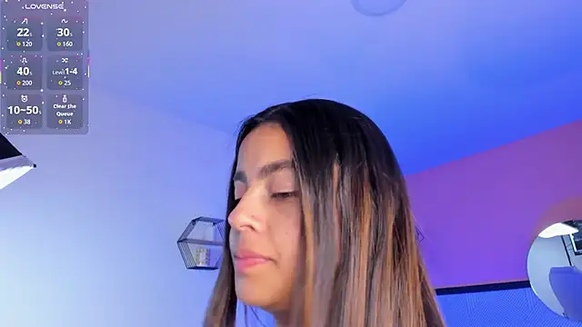 Snapshot of Bella_walker_ chatting on April 2026 08:17:01 PM Bella walker online show from April 2026 08:17:01 PM