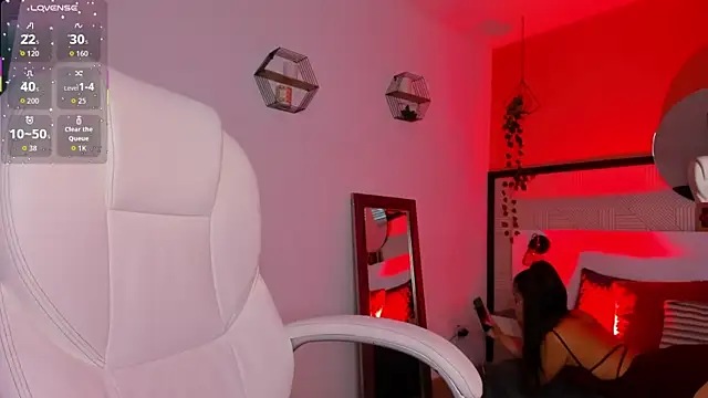 Snapshot of Bella_walker_ chatting on April 2026 04:37:01 PM Bella walker online show from April 2026 04:37:01 PM