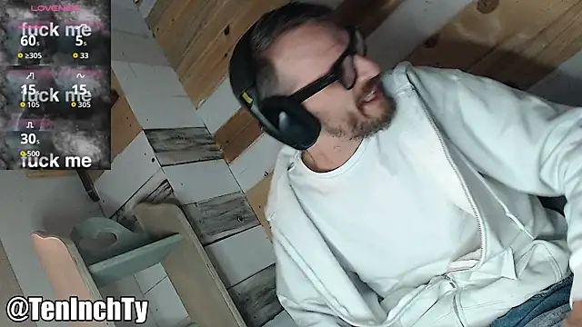 Snapshot of teninchty chatting on September 2025 04:50:01 PM teninchty online show from September 2025 04:50:01 PM