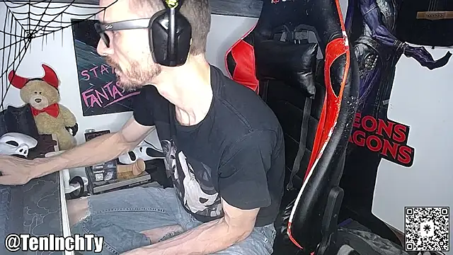 Snapshot of teninchty chatting on October 2025 04:30:02 PM teninchty online show from October 2025 04:30:02 PM