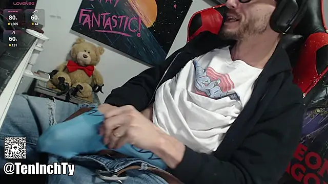 Snapshot of teninchty chatting on November 2025 04:24:01 PM teninchty online show from November 2025 04:24:01 PM