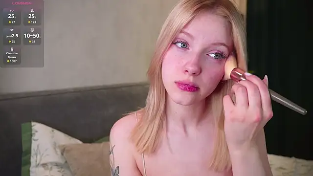 EdlaHewell online show from April 2026 11:42:01 PM