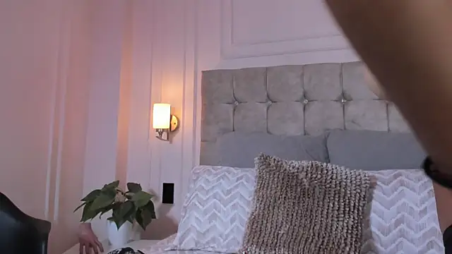 JasmineRoss 1 online show from October 2025 07:03:02 PM