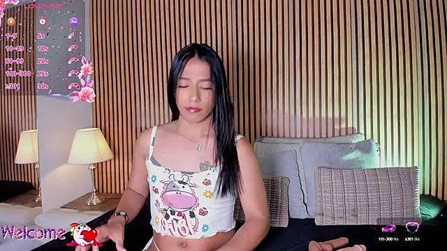 Snapshot of MichelleOwens chatting on February 2025 08:20:02 PM MichelleOwens online show from February 2025 08:20:02 PM