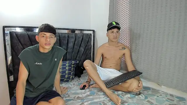 Snapshot of tonypaul13 chatting on April 2026 03:31:02 PM tonypaul13 online show from April 2026 03:31:02 PM