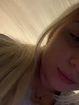 Snapshot of Leilaa11 chatting on May 2026 09:56:02 PM Leilaa11 online show from May 2026 09:56:02 PM