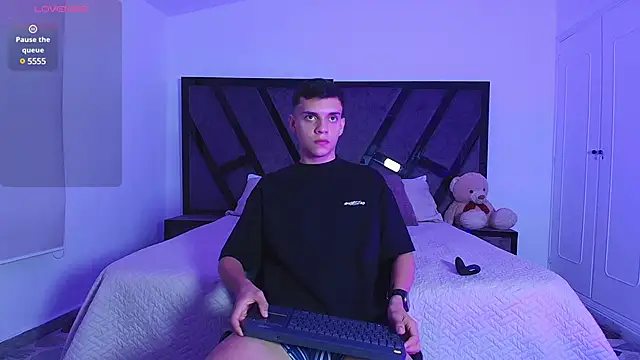 Snapshot of JacobRoberts1 chatting on March 2025 05:02:01 AM JacobRoberts1 online show from March 2025 05:02:01 AM