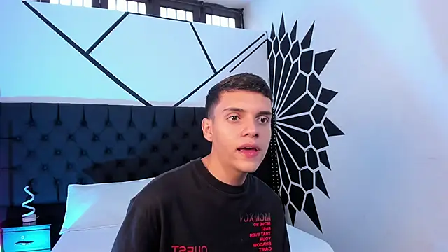 Snapshot of JacobRoberts1 chatting on October 2025 09:13:01 PM JacobRoberts1 online show from October 2025 09:13:01 PM