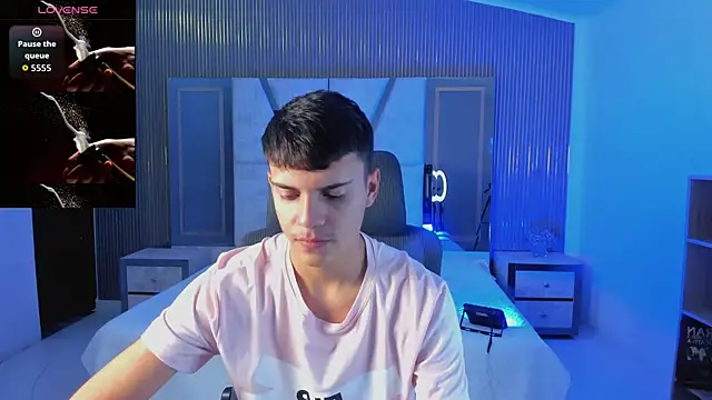 Snapshot of JacobRoberts1 chatting on October 2025 09:04:02 PM JacobRoberts1 online show from October 2025 09:04:02 PM