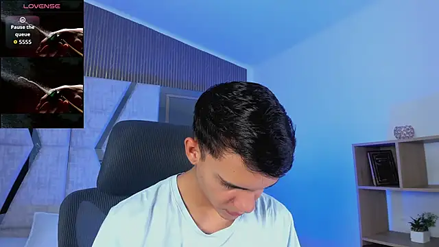 Snapshot of JacobRoberts1 chatting on October 2025 08:43:02 PM JacobRoberts1 online show from October 2025 08:43:02 PM