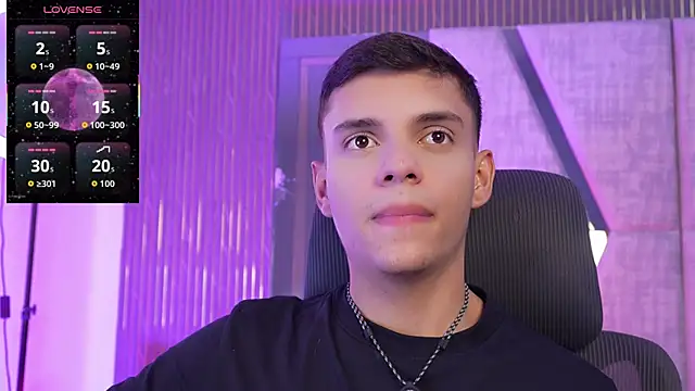 JacobRoberts1 online show from November 2025 09:40:01 PM