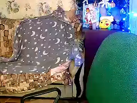 Snapshot of FlowerButterf chatting on January 2025 08:42:01 PM FlowerButterf online show from January 2025 08:42:01 PM