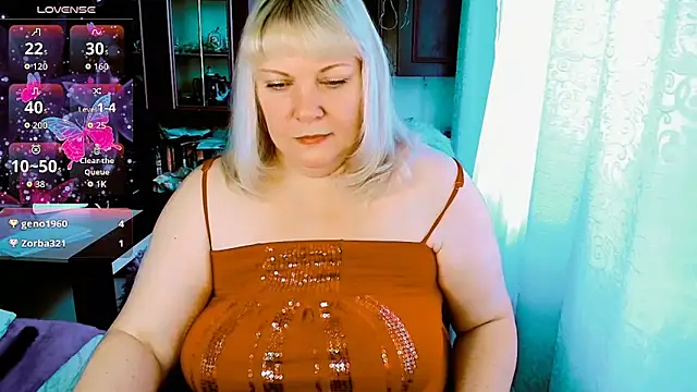 Snapshot of FlowerButterf chatting on September 2025 10:15:02 AM FlowerButterf online show from September 2025 10:15:02 AM