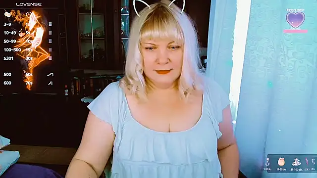 Snapshot of FlowerButterf chatting on November 2025 06:35:02 AM FlowerButterf online show from November 2025 06:35:02 AM