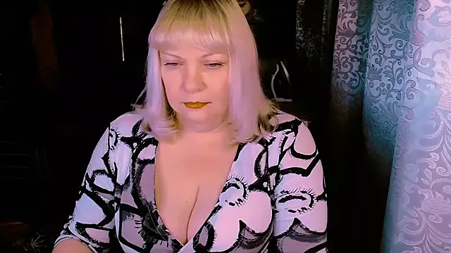 FlowerButterf online show from March 2026 08:47:01 PM