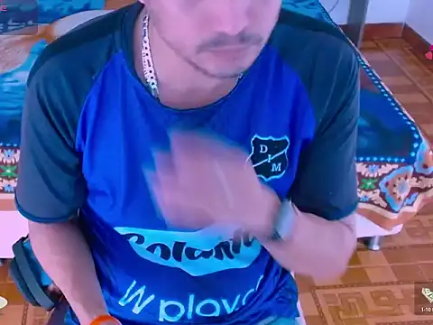 JhonTorres018 online show from February 2026 07:14:02 PM