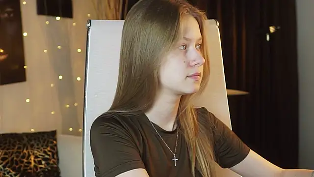 EveMundie online show from April 2026 07:47:02 AM