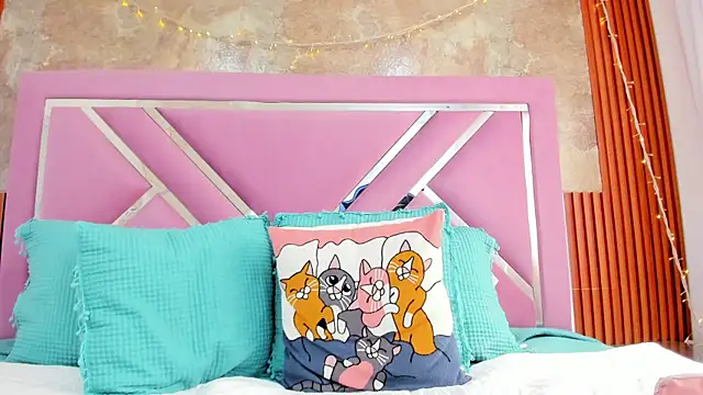 EmmaSulivan online show from October 2025 02:46:01 PM