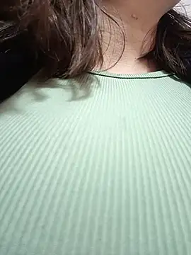 Snapshot of EmmaSulivan chatting on April 2026 11:45:02 AM EmmaSulivan online show from April 2026 11:45:02 AM