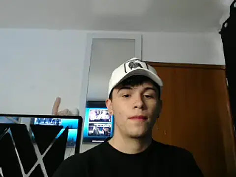 Snapshot of Smith_boy_25 chatting on March 2025 09:22:01 PM Smith boy 25 online show from March 2025 09:22:01 PM