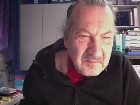 Snapshot of HMStraps01 chatting on December 2024 10:54:01 AM HMStraps01 online show from December 2024 10:54:01 AM