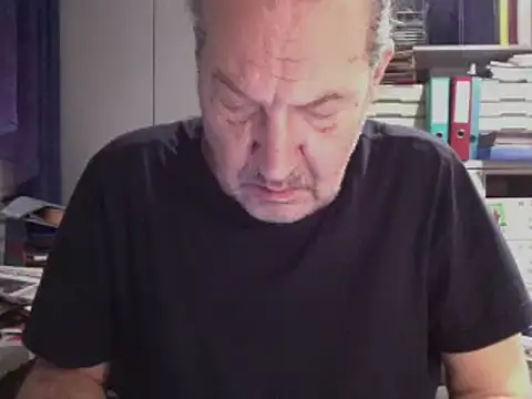 Snapshot of HMStraps01 chatting on January 2025 07:28:01 AM HMStraps01 online show from January 2025 07:28:01 AM