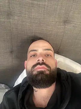 Snapshot of guccititi chatting on October 2025 07:43:01 PM guccititi online show from October 2025 07:43:01 PM