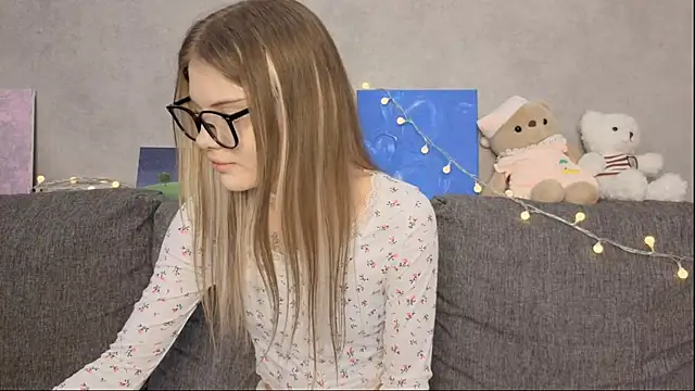 CarolinePepper online show from June 2026 01:25:02 PM