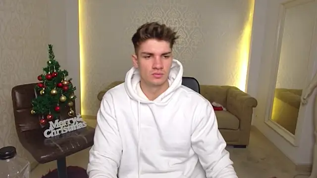 MaxKaiden online show from December 2025 06:05:02 PM