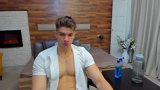 MaxKaiden online show from March 2026 05:13:01 AM