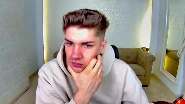 MaxKaiden online show from April 2026 04:48:01 AM