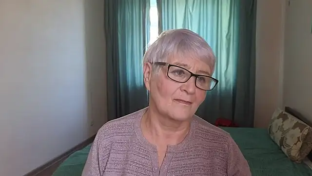 Sandra Snowflake online show from October 2025 11:52:01 AM